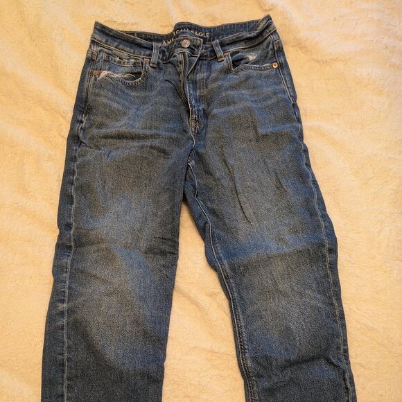 AE strigid mom jeans - Picture 1 of 3